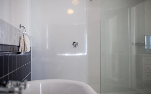 Отель Sea Marge