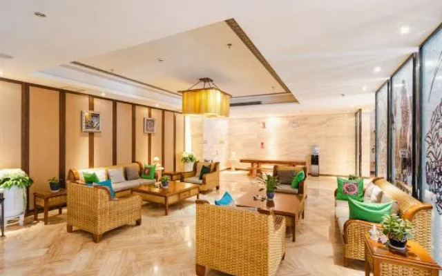 Rongting Holiday Inn Luoping