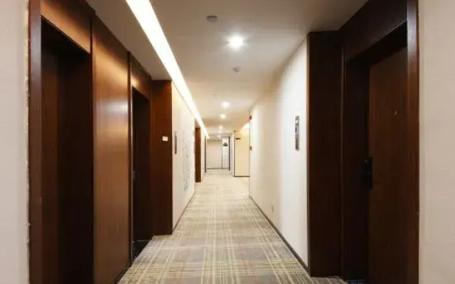 GEM Hotel (Feidong Longquan West Road Dianbu River Park)