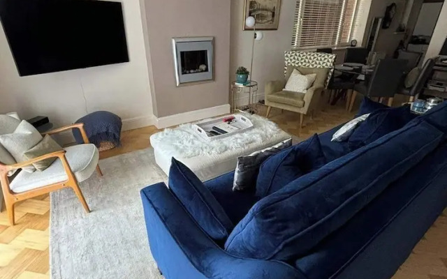 Modern Apt 3 Bedrooms Near Dundrum