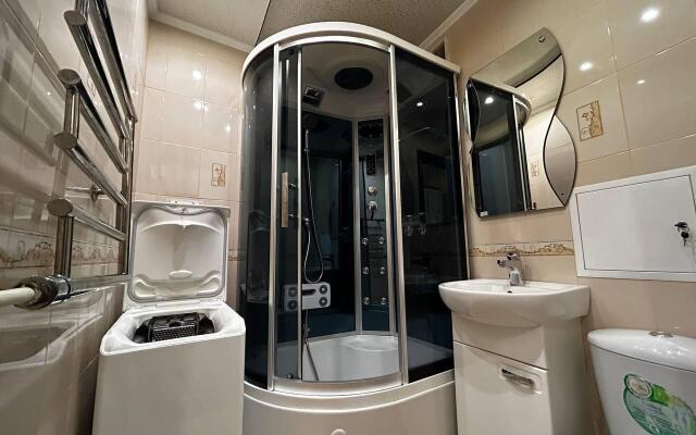 На Север на улице Полярные зори