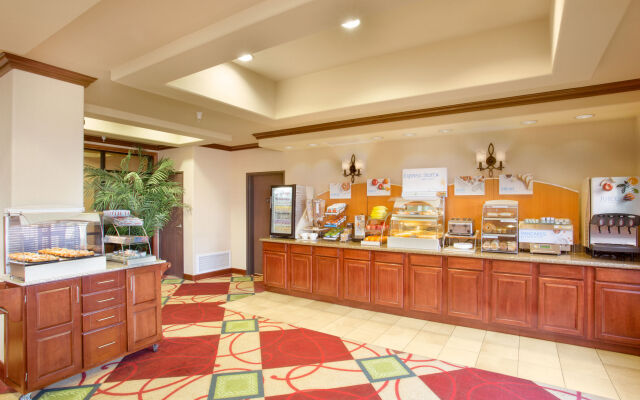 Holiday Inn Express & Suites Yuma by IHG