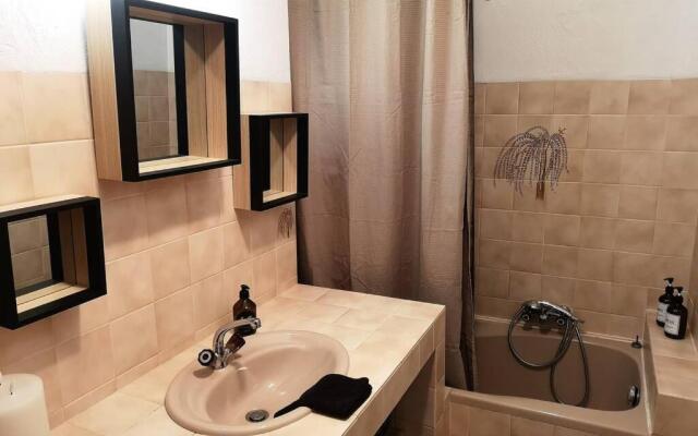 Charmant 2 pièces + terrasse entouré de verdure