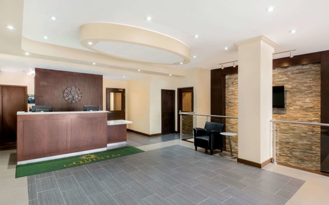 La Quinta Inn & Suites by Wyndham Oshawa