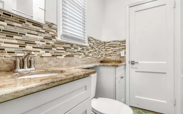 Sun, Shells and Seaspray w/ Lanai