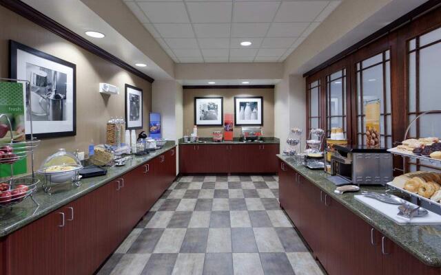 Hampton Inn & Suites Syracuse Dewitt