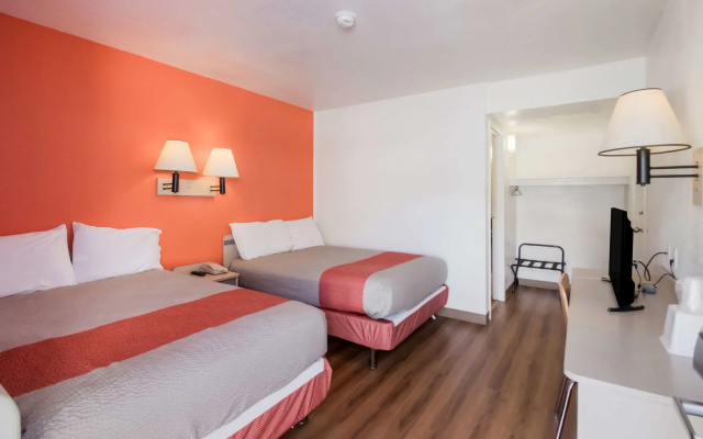 Motel 6 Moses Lake, WA