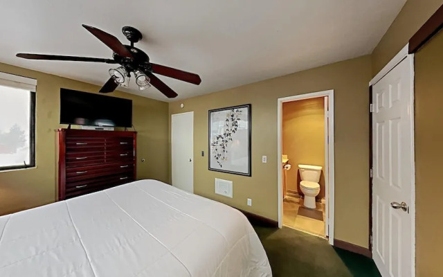 Upgraded 4 Bedrooms at 1849 Condos - Slopeside To Skiing & Mountain Biking