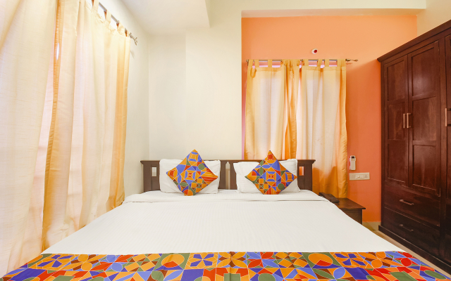 Fabhotel Corner Courtyard- Nr KIMS Hospital, Kondapur
