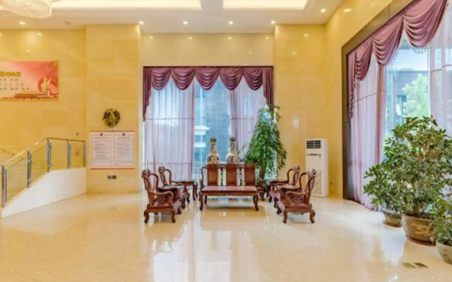 S.devons International Hotel