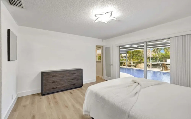 Waterfront Paradise Chic 3 BDR