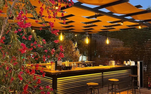 Marimare Beach & Bungalow Hotel