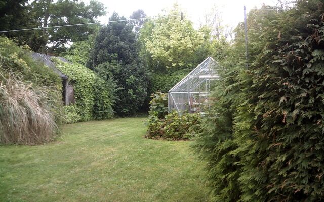 Wheatsheaf House Bed & Breakfast