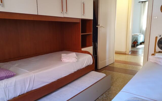 Sestri Mare & Beach Services Residence