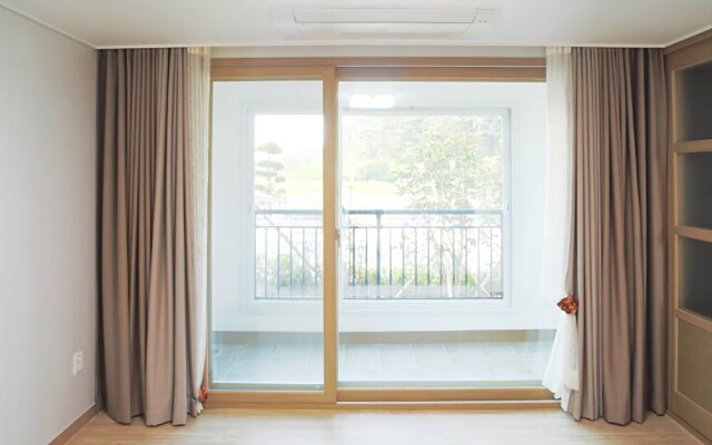 Yongggwang Healing Convention Town