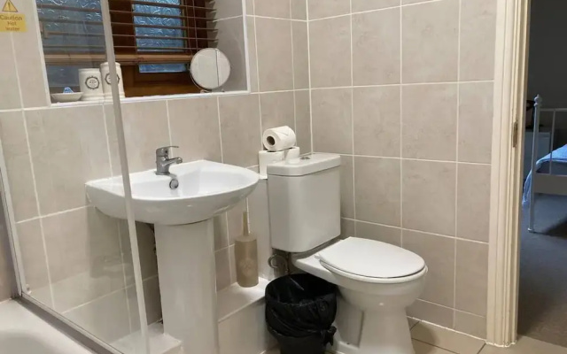 1-bedroom Ground Floor Near Rugby School