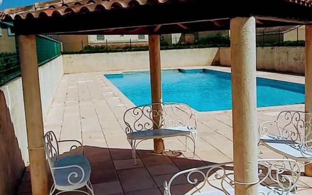 Villa Club In Secured Residence With Swimming Pool