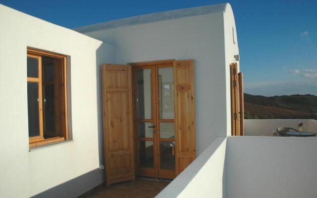 Venus Hill Studio with private pool by the sea