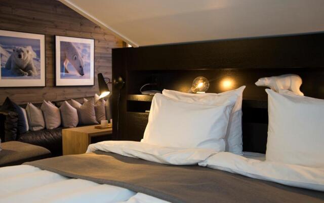 Svalbard Hotell - Polfareren