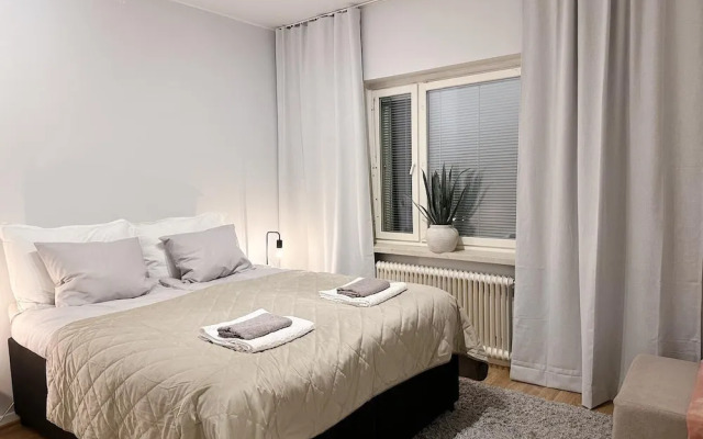 Bright & Cozy 2BR Home in Central Lahti