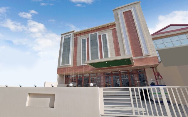 Treebo G K Residency Near Dehradun Railway Station