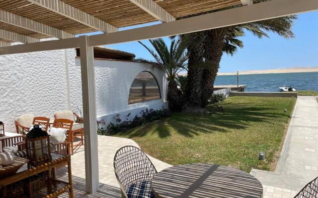 Beachfront, 4BR, entire house in Paracas
