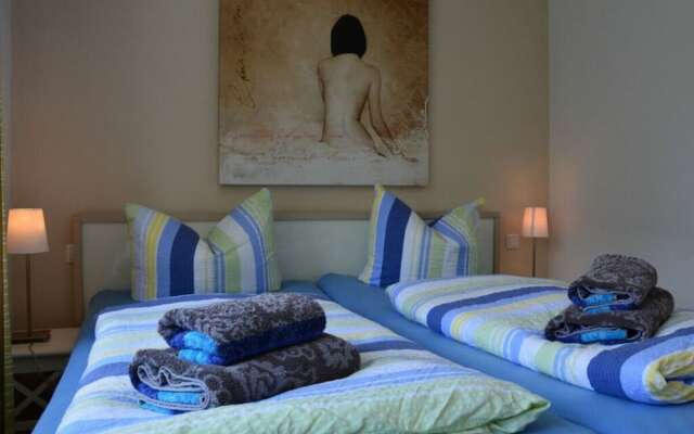 "beach Bunny" in the House on the Dune