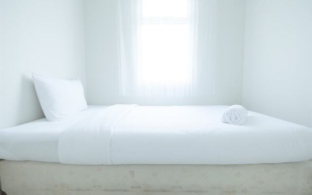 Spacious 2BR The Springlake Apartment By Travelio