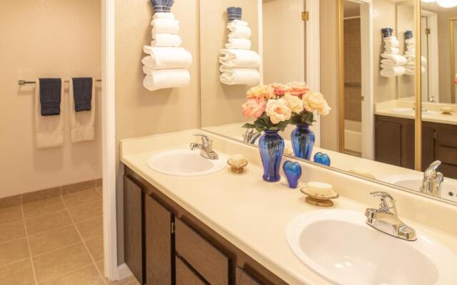 Thunderbird Resort Club