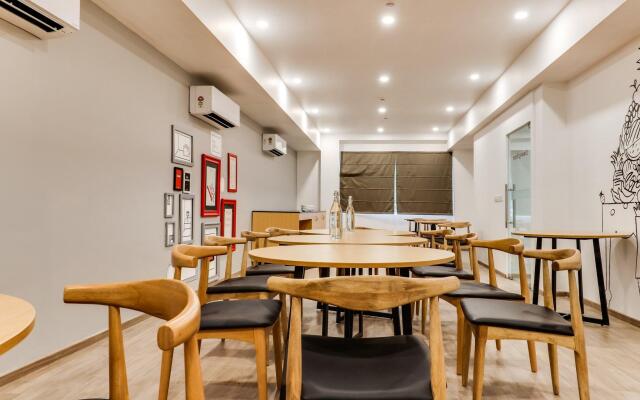 OYO Townhouse 135 Gandhi Hall