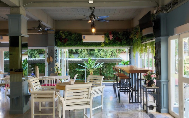 Nora Bukit Hotel