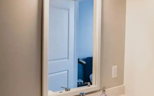 Nashville Sophisticated 1BD 1BA Apartment