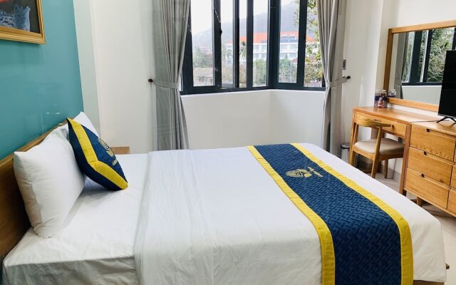 Golden Rose Hotel