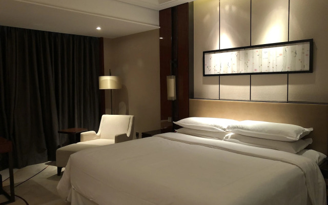 Sheraton Langfang Chaobai River Hotel