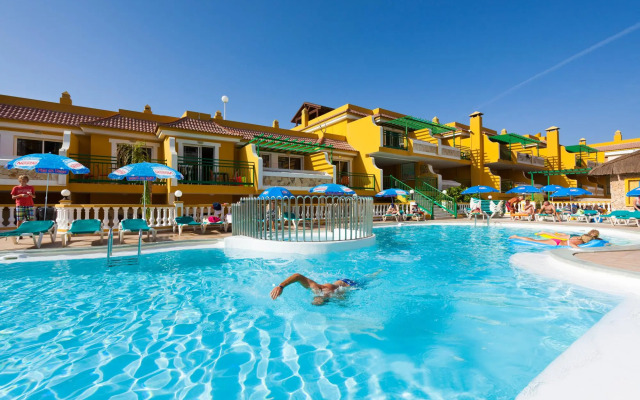 Caleta Garden Apartments