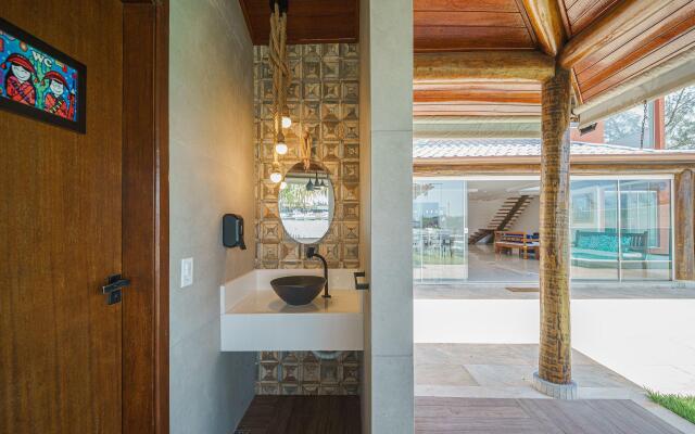 Casa Moderna com Quatro Suítes no Canal da Marina