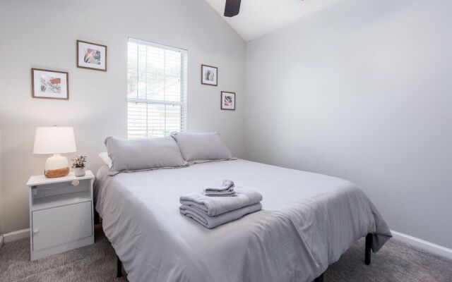 Basketball Court Cozy 3 BR in Decatur