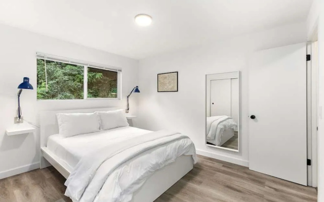 Beacon Hill Retro - Central Location