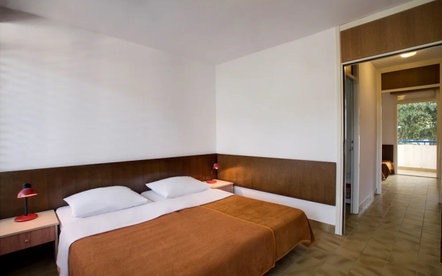 Lanterna Resort