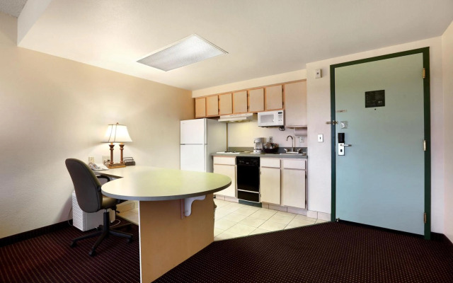 Allure Suites