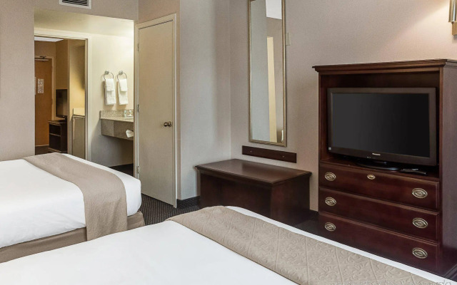 Quality Suites Lake Wright - Norfolk Airport