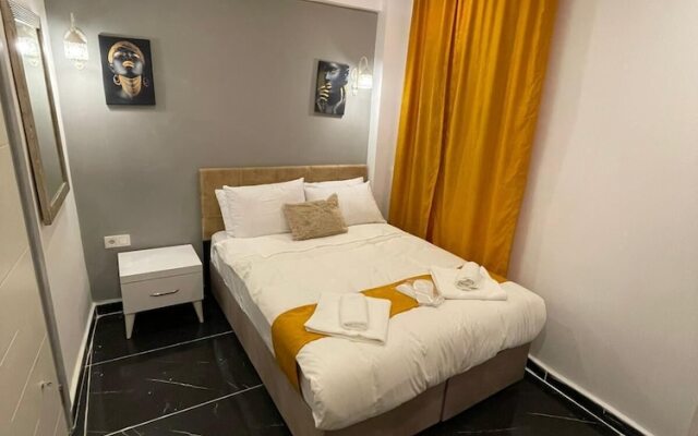 Happy Dreams Apart Hotel