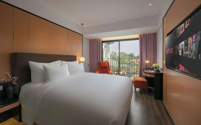 Aurora Oriental Hotel