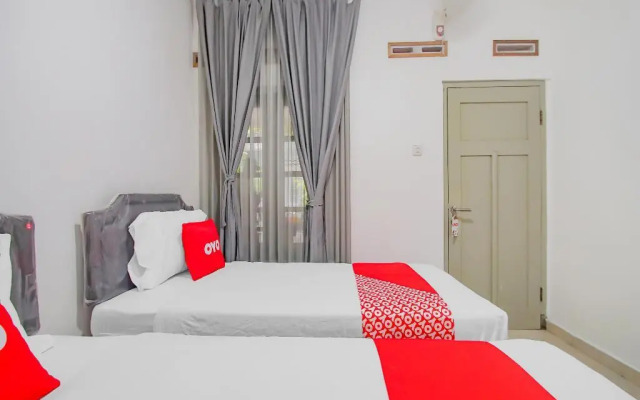 Omah Saras Family by OYO Rooms