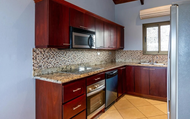 1BD Unit With Pool, AC and Great Ocean View