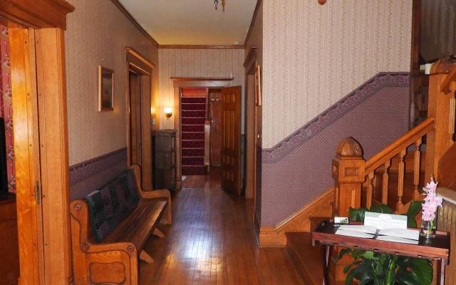 Champaign Garden Inn
