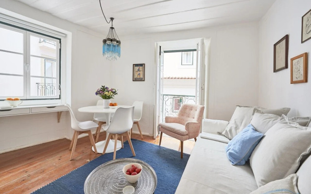 Alfama Light-Filled Apartment, By TimeCooler