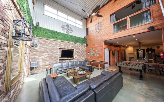 Bamboo Loft 6BR