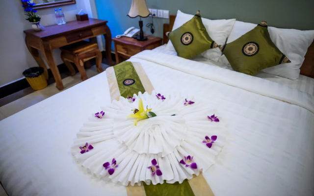 Ny Ka Smy Hotel