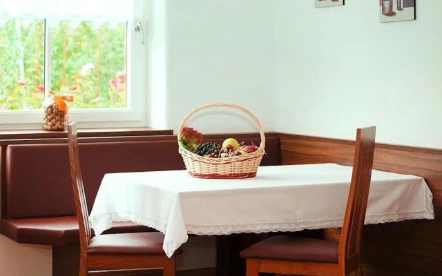 Apartment in Naz-sciaves With Garden
